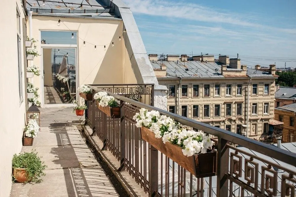 Терраса на крыше с видом на Санкт-Петербург